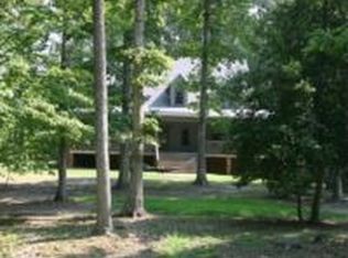 14251 Cherry St, Chester, VA 23831