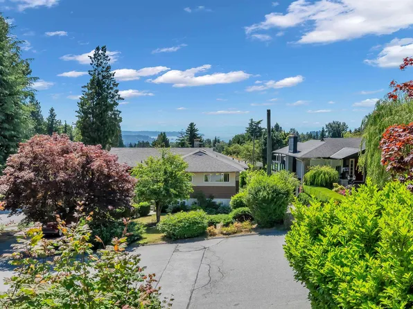 468 Saville Cres, North Vancouver, BC V7N 3B1