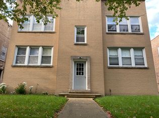 3242 W Hollywood Ave, Chicago, IL 60659