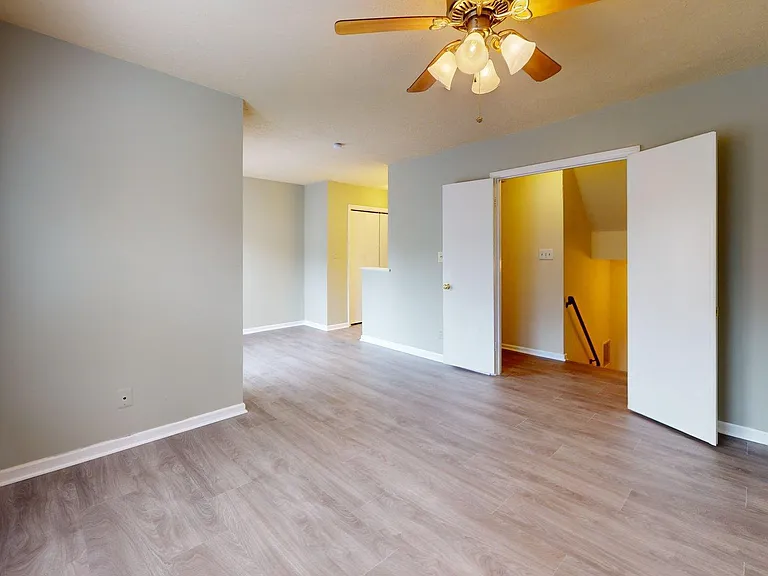 6008 Chestnut Hollow Ct — Photo 35