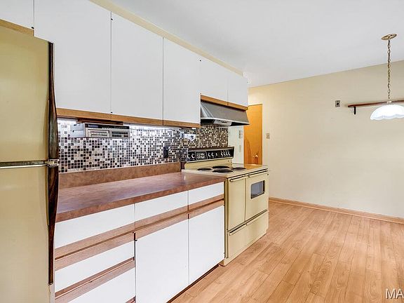 5th image of 10 Sassafras Ln