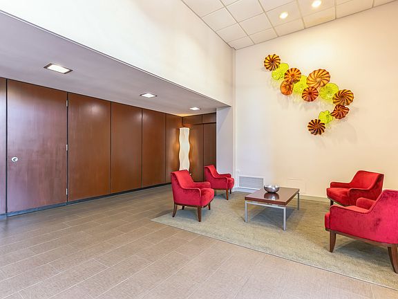 5th image of 165 N Kenilworth Ave APT 3C