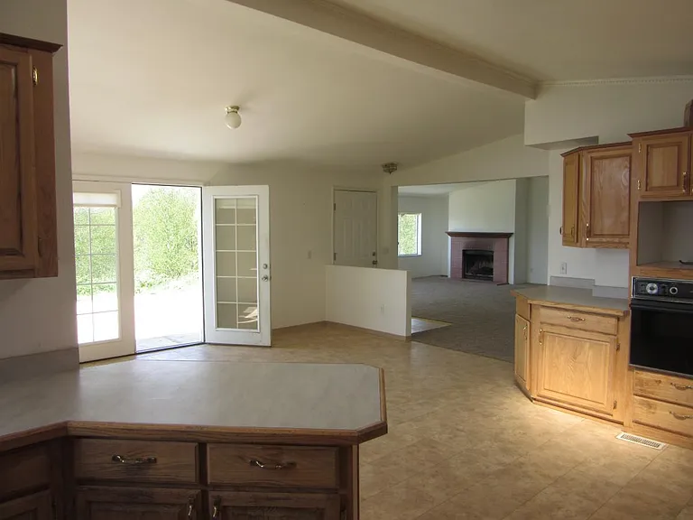 1725 Shine Rd — Photo 6