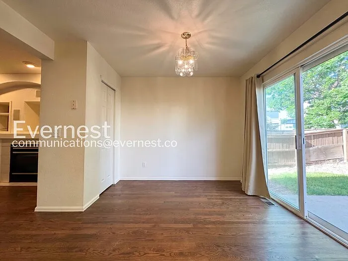 10545 Ashwood Ct — Photo 11