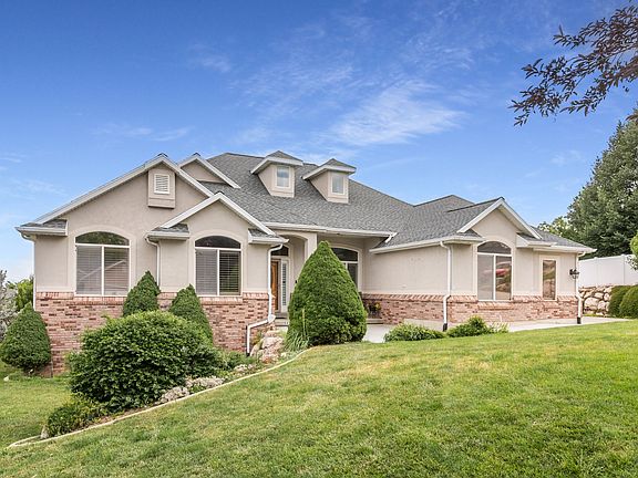 2nd image of 943 Lillywood Ln