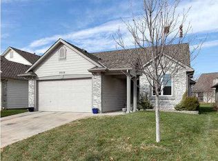 8028 E Windwood Ct, Wichita, KS 67226