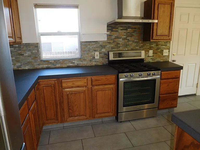 1150 Ralston St — Photo 4
