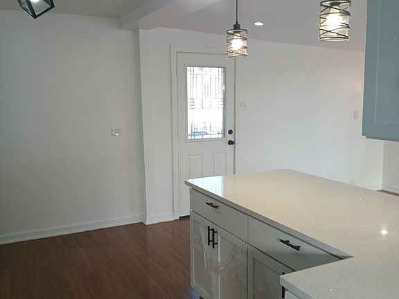 4th image of 14813 S Sacramento Ave