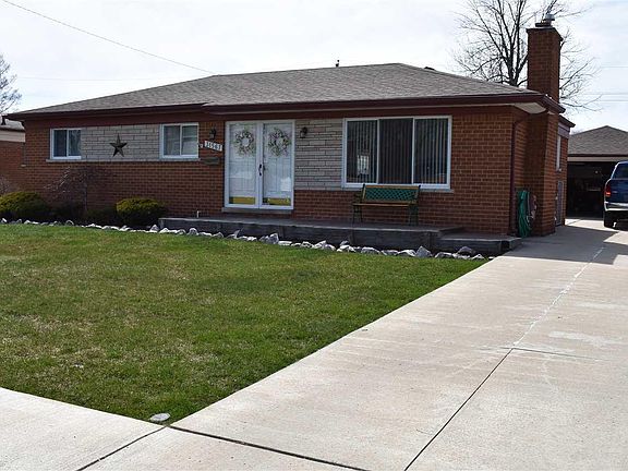 3rd image of 31567 Louise Dr