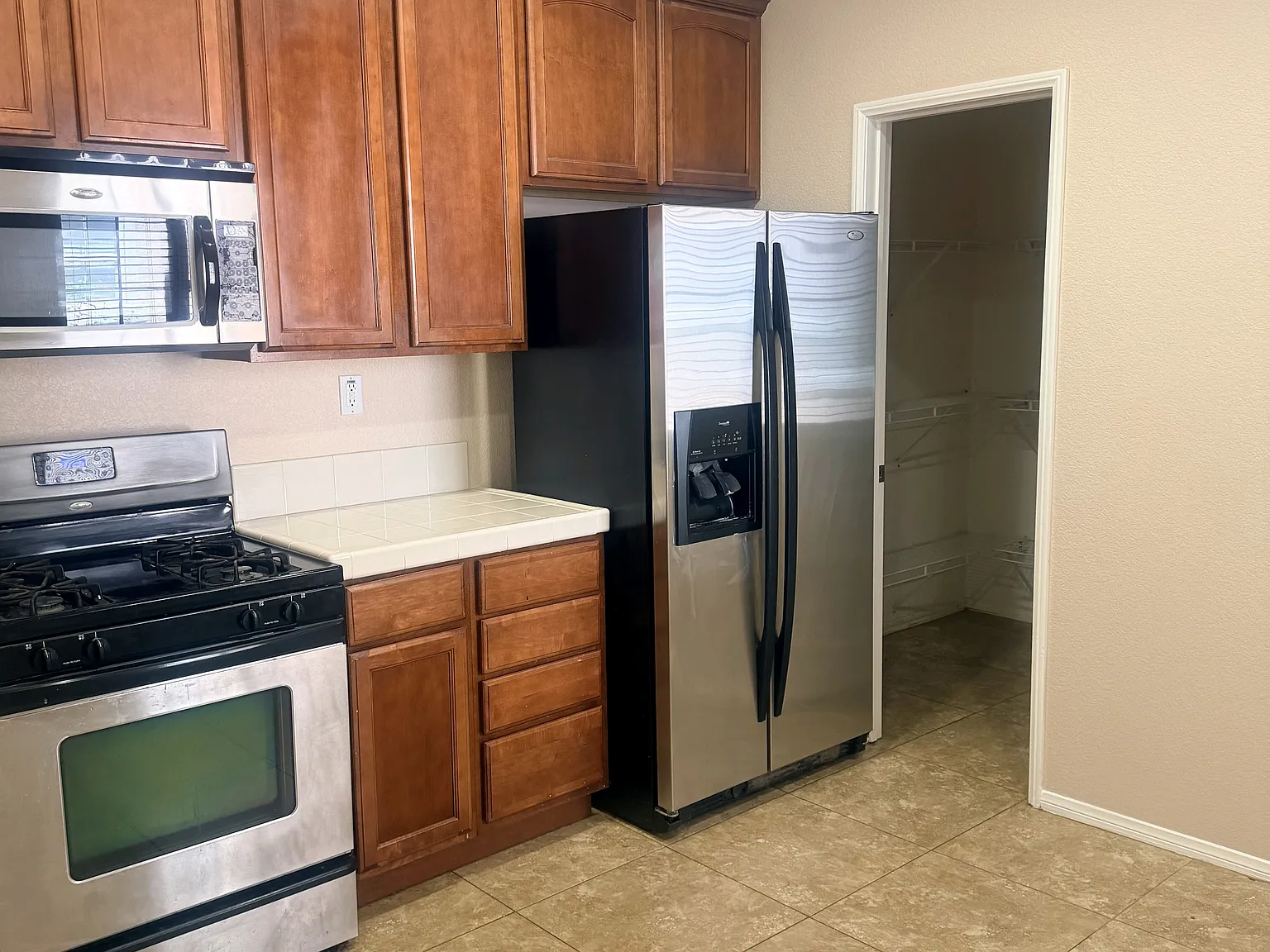 3 bed, 2.5 bath, 1386 sqft, $2,595 — Photo 3