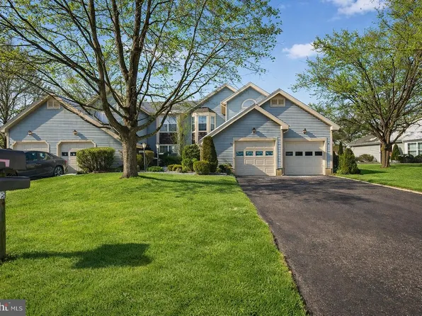 3 Spaulding Dr, Monroe Township, NJ 08831