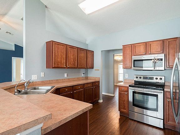 3rd image of 1010 Chisholm Estates Dr