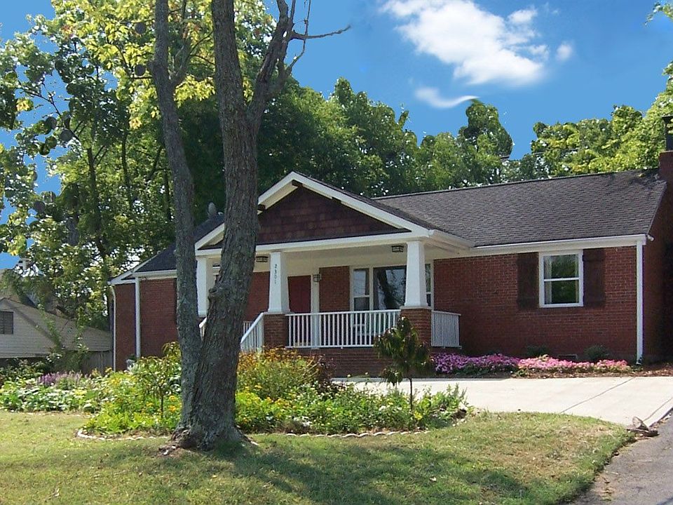 Walk to everything in Green Hills