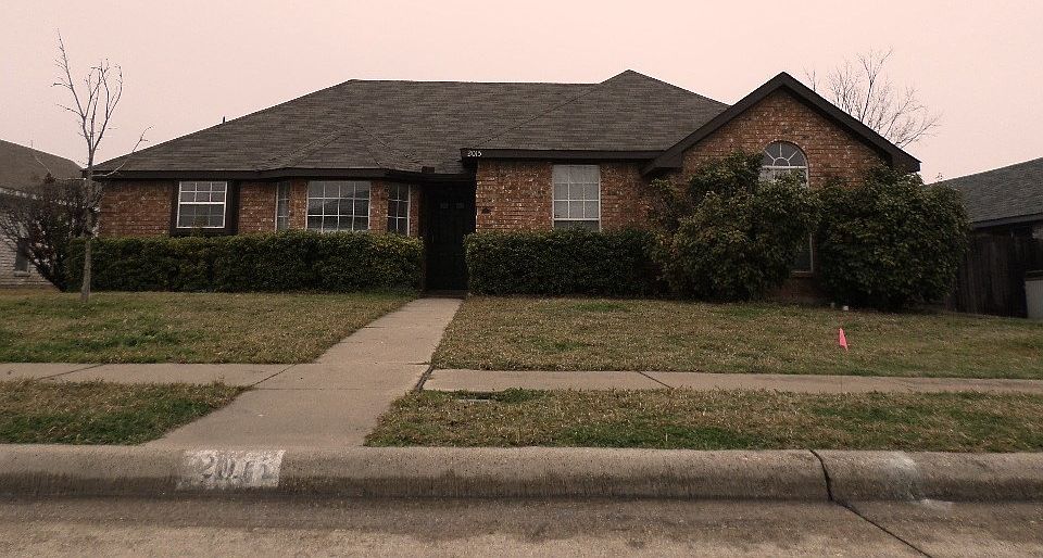 1st image of 2015 Shoreline Dr