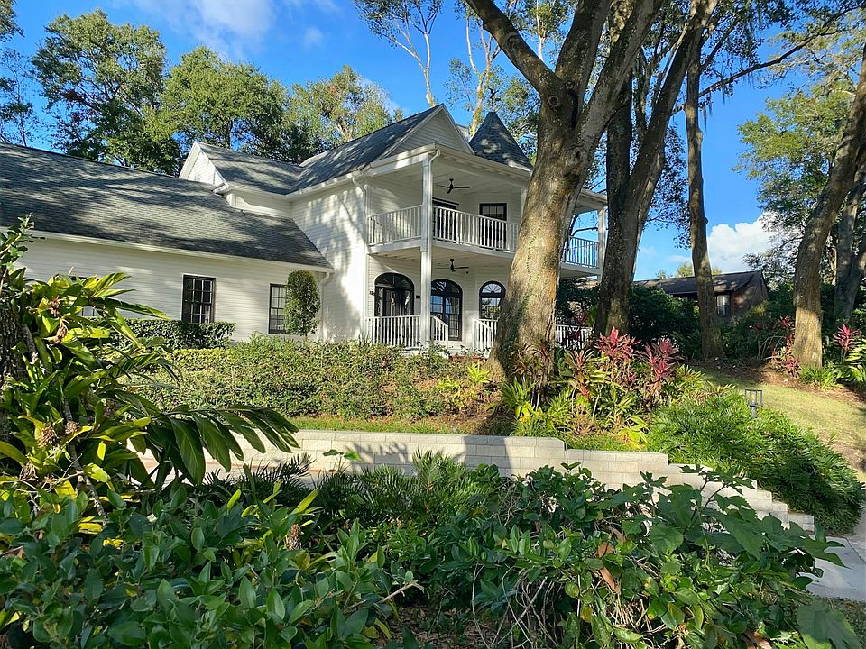 1st image of 703 Fairoaks Ln