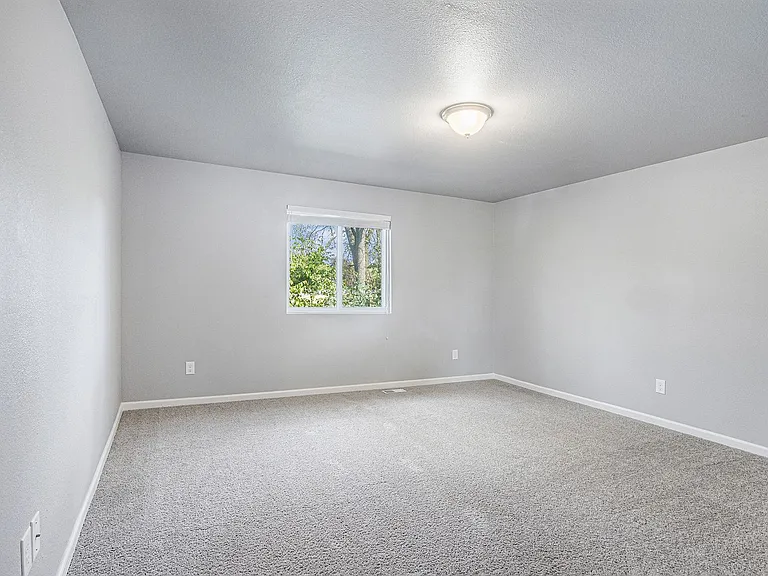 121 Mackenzie St — Photo 20