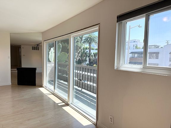 5th image of 1021 N Crescent Heights Blvd APT 203
