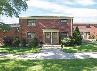 7463 220th St, Bayside, NY 11364