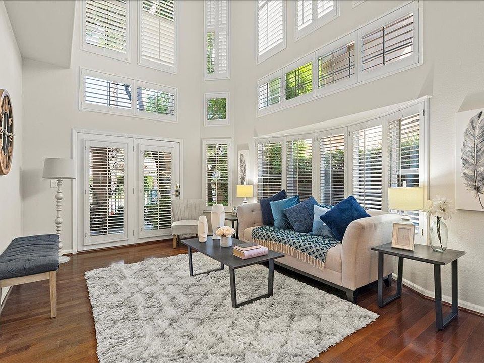1st image of 2196 Vizcaya Cir