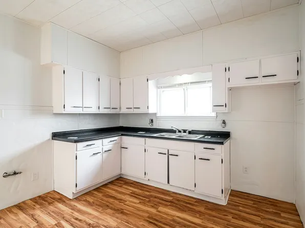 2955 N 17th St, Milwaukee, WI