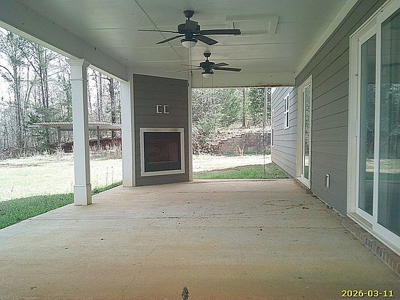 3rd image of 1325 Hawkins Rd