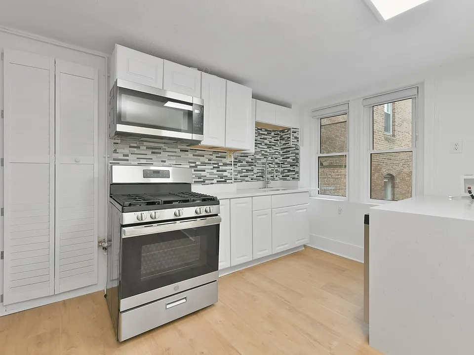 144 Salem St #3-3-3