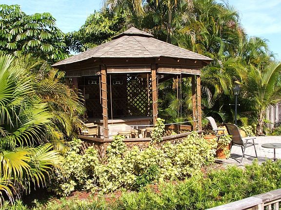 Entertain Away..you even have your own Tiki Hut!