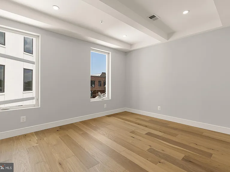 3215 Mount Pleasant St NW #202 — Photo 8