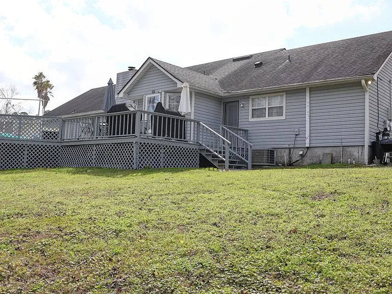 4120 Clay Dr — Photo 5