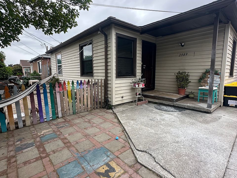 2nd image of 2989 Brook Way