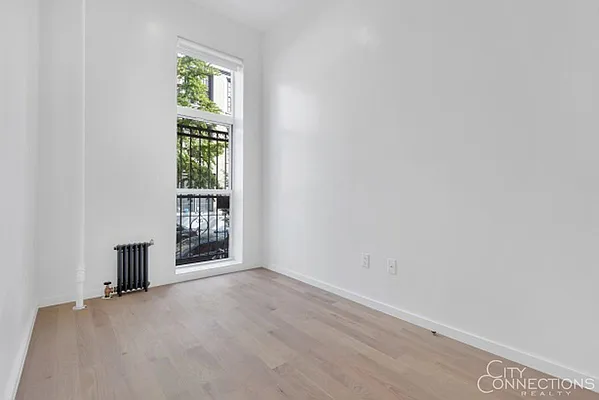 Rented by City Connections Realty | media 15