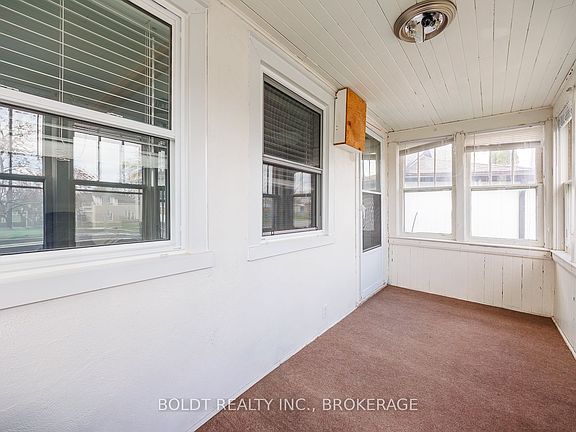 5th image of 142 Clara St