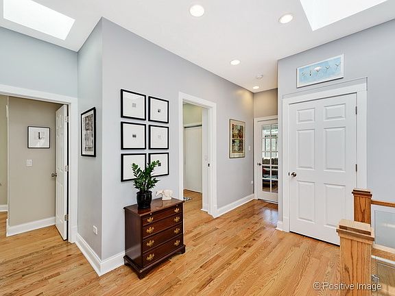 2nd image of 1234 W Winnemac Ave #5