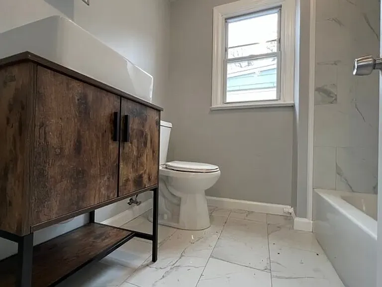 594 Christopher St #2C — Photo 5