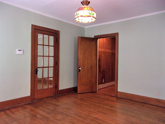 5th image of 701 NE 15th St APT 1