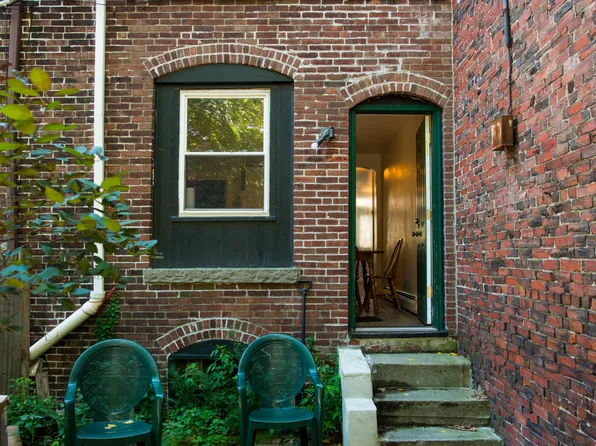 68 Hammond St, Roxbury, MA 02120