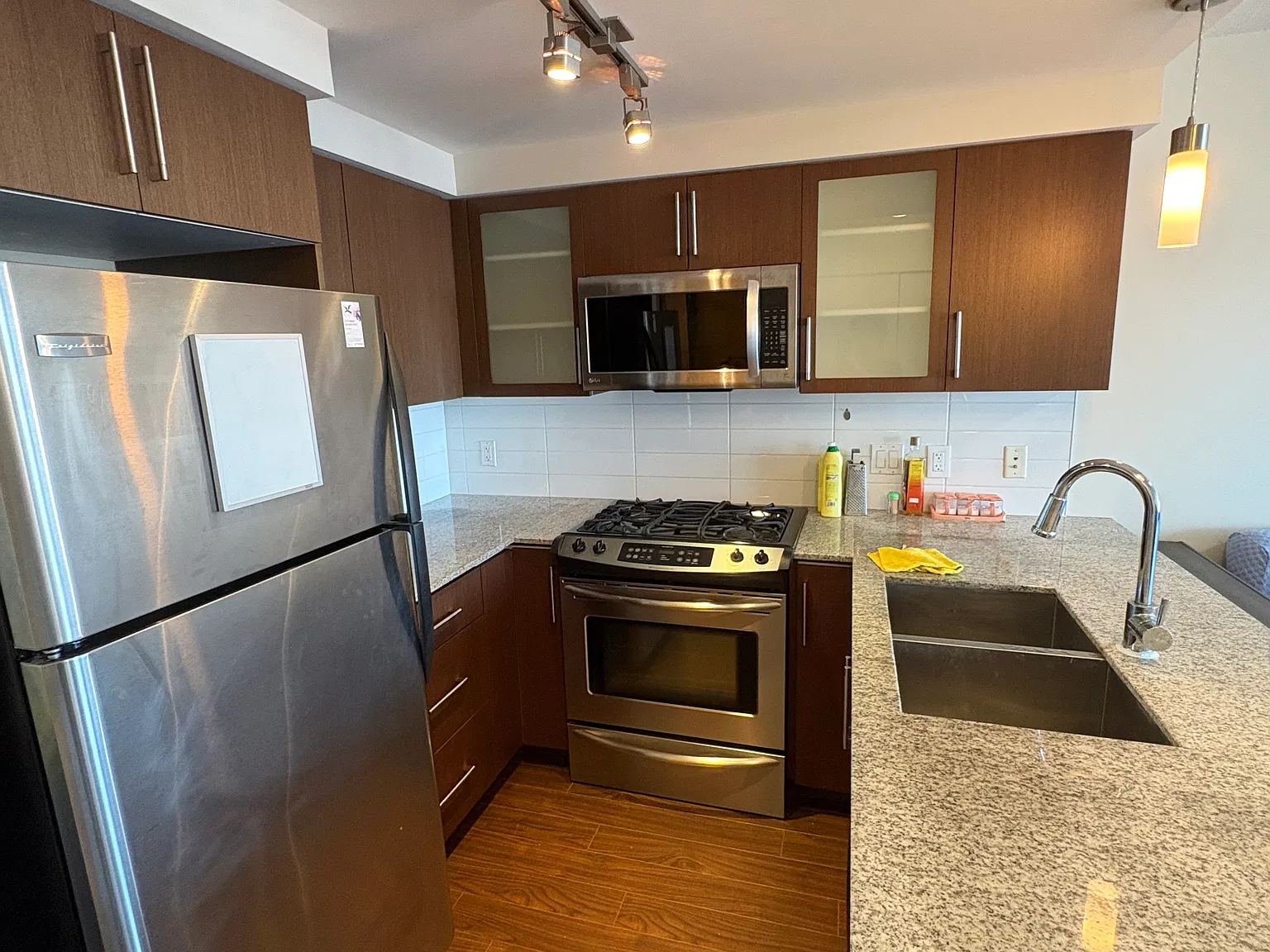 1 bed, 577 sqft, $2,100 — Photo 4