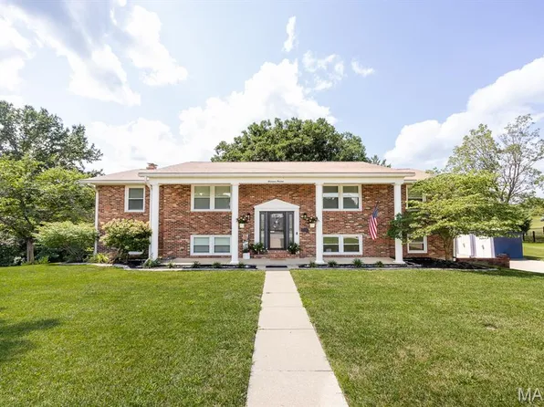 1700 Saint Andrews Dr, O'Fallon, IL 62269