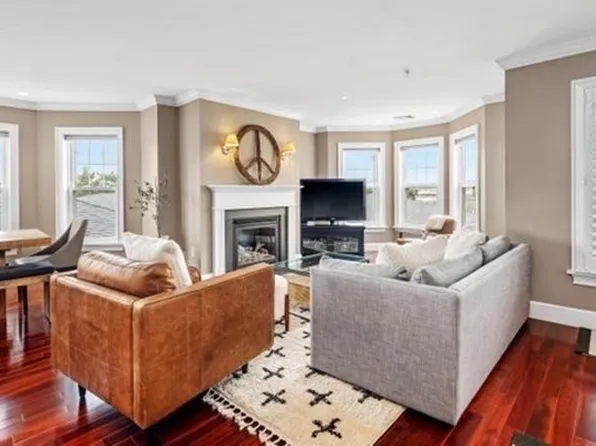 15 Park Ave Unit 214, Hull, MA 02045