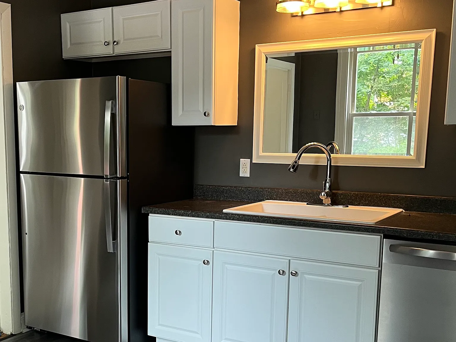 3 bed, $3,000 — Photo 4