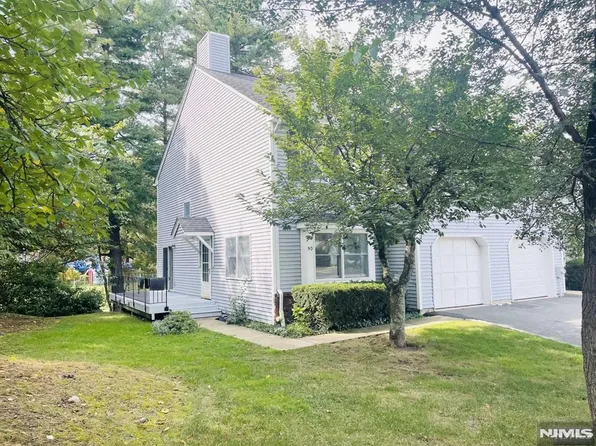 50 Beverly Ct, Fair Lawn, NJ 07410