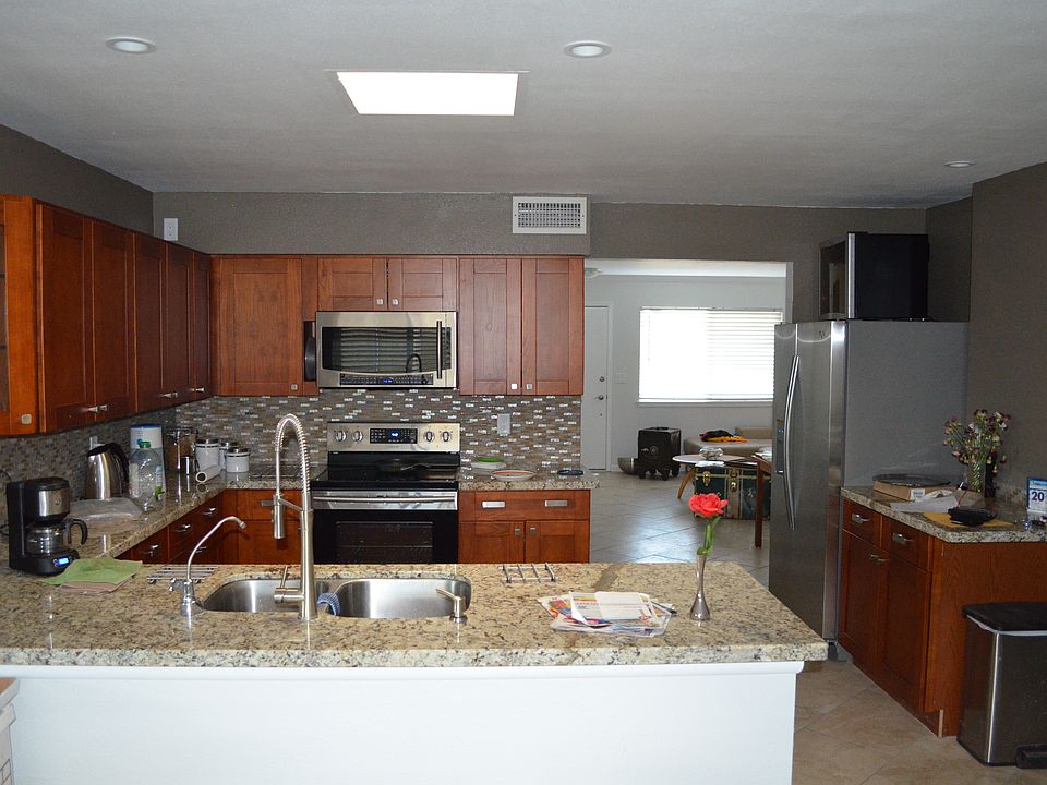 1st image of 11133 W Desert Butte Dr