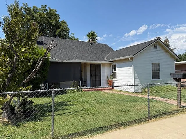 2229 P St photo 1
