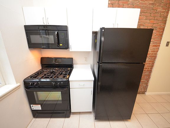 5th image of 1326 Shenandoah Ave #A