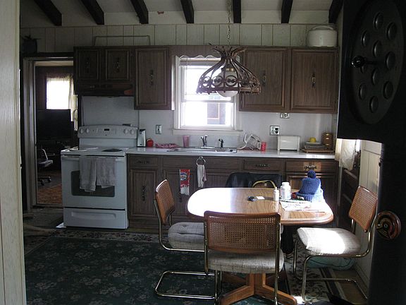 5th image of 25228 Annapolis St