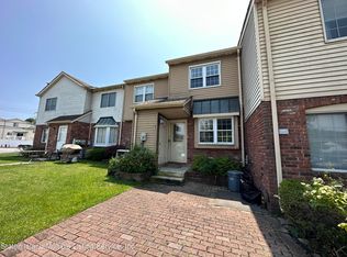 8 E Franklin Ln APT B, Staten Island, NY 10306