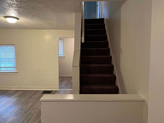 2nd image of 1545-1555 Swissvale Ave #1553