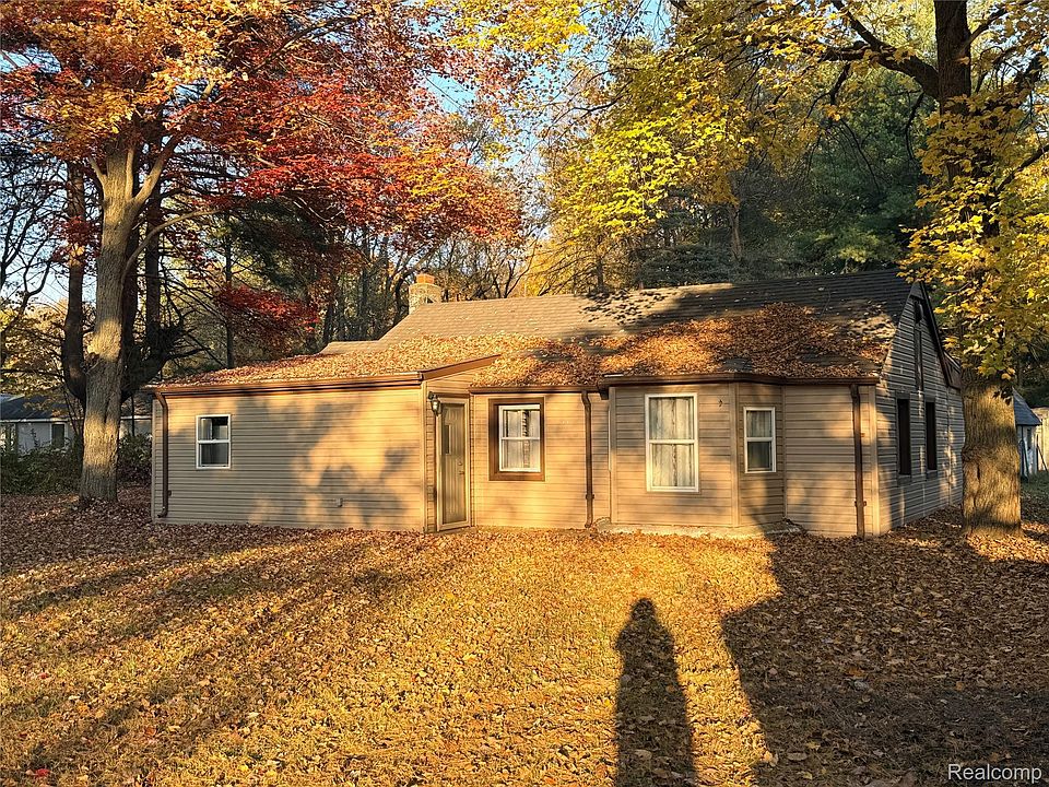 1st image of 2682 Range Rd