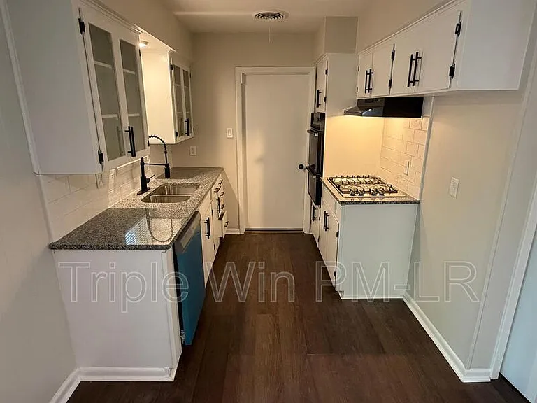 8 Glendale Dr — Photo 10