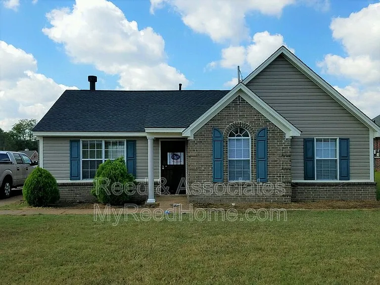 4315 Bishop Hills Dr — Photo 1